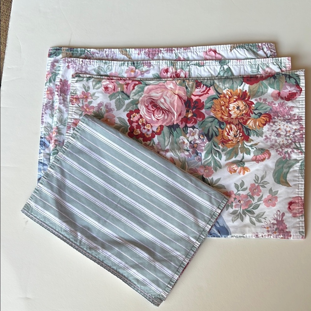 Ralph Lauren 4 Placemats in Allison Floral Pattern - Pink, Green, White